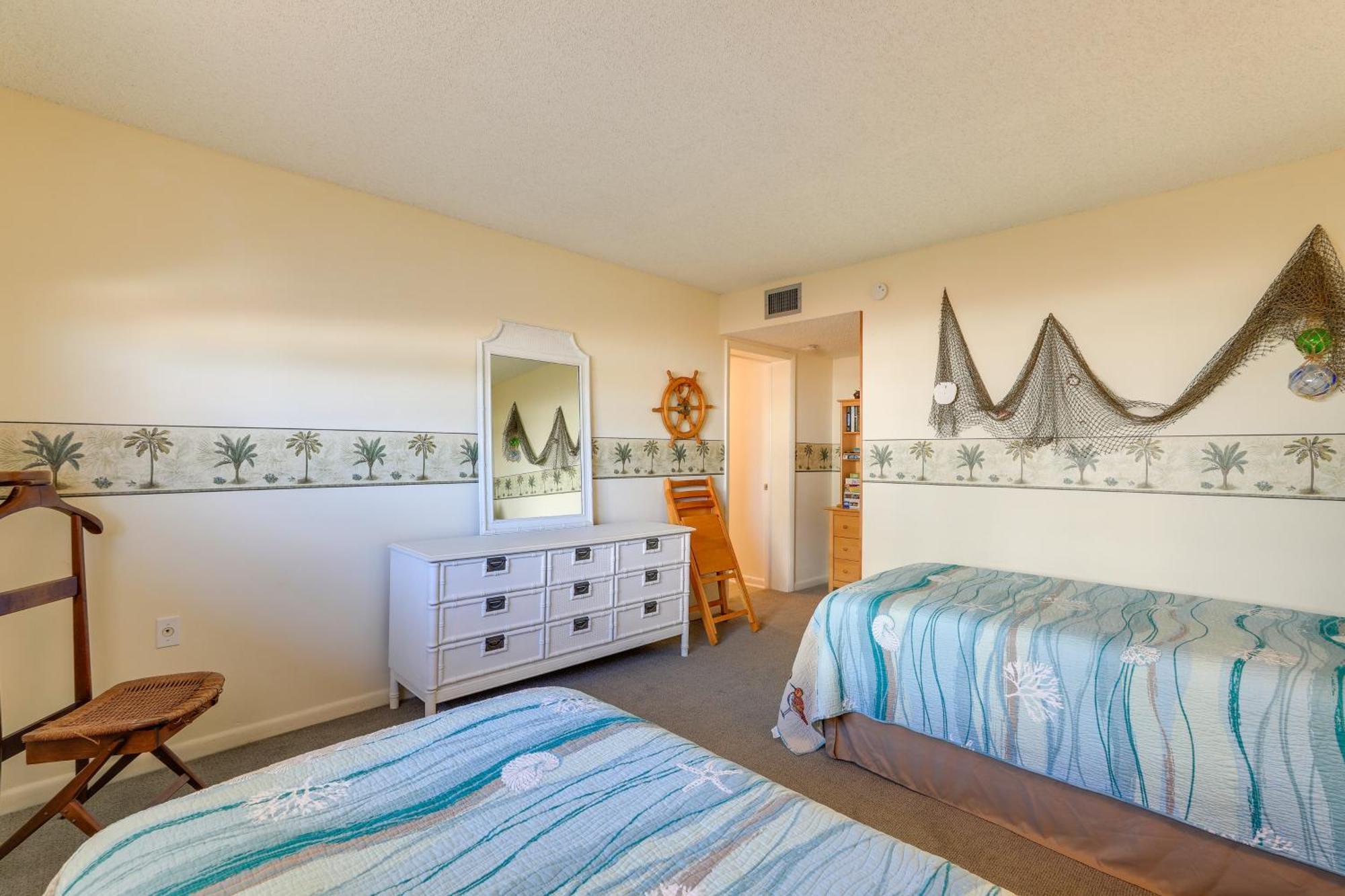 Central Cocoa Beach Condo With View, Steps To Beach! Экстерьер фото