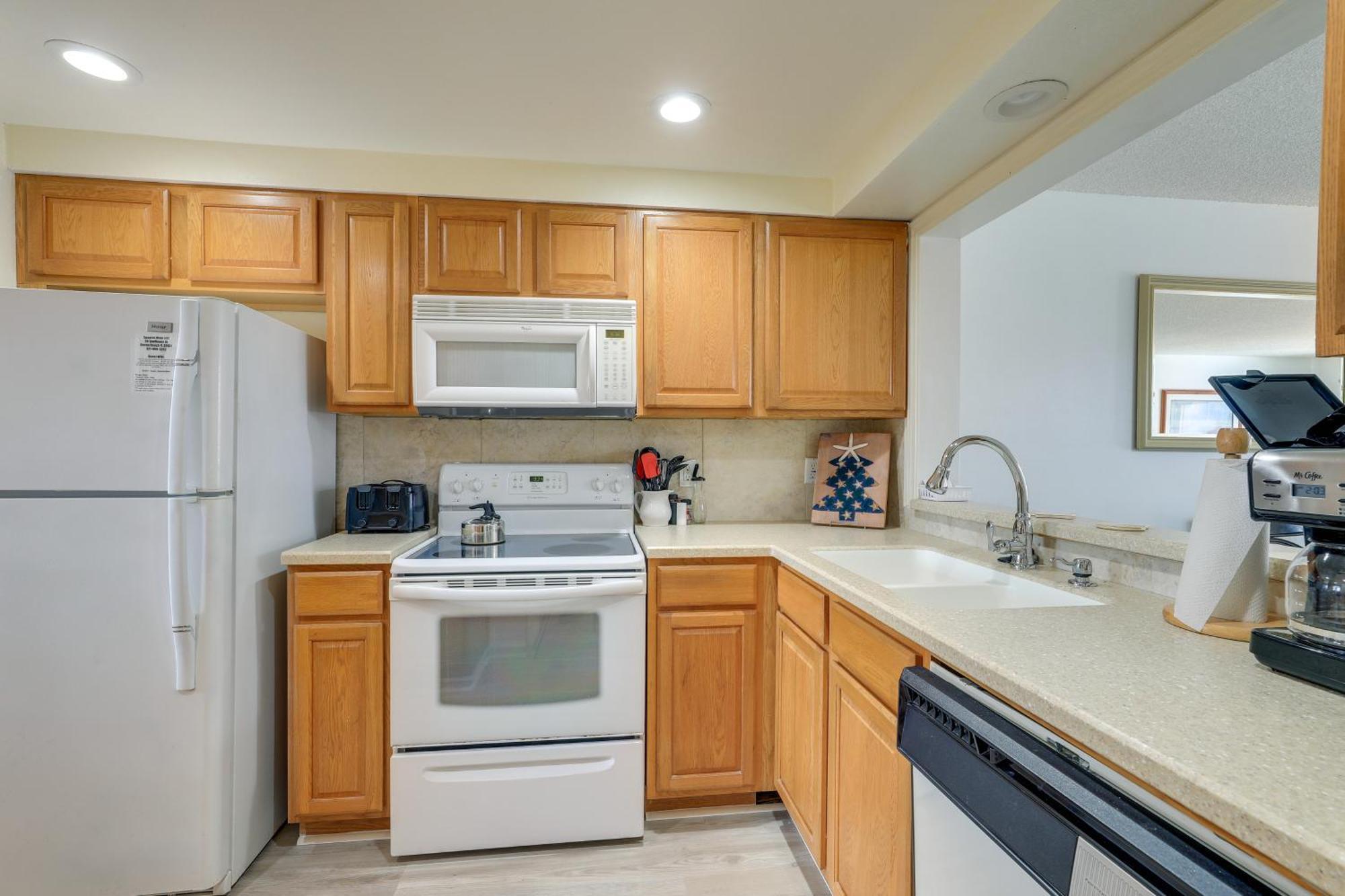 Central Cocoa Beach Condo With View, Steps To Beach! Экстерьер фото