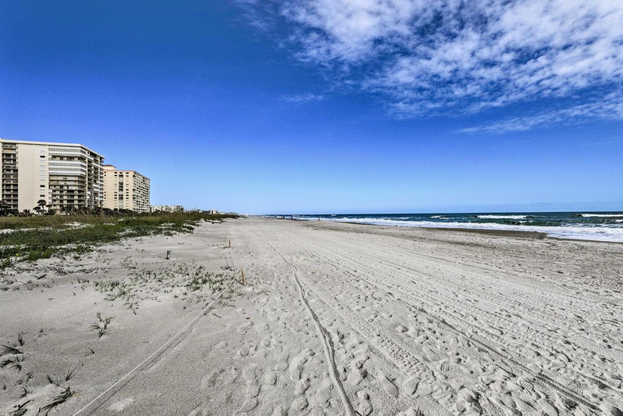 Central Cocoa Beach Condo With View, Steps To Beach! Экстерьер фото